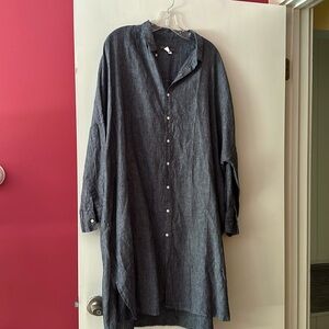 High quality linen long shirt with pockets by Artemesia, size medium.